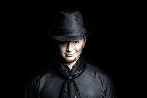 MAX86_blackman20150207113806_TP_V4