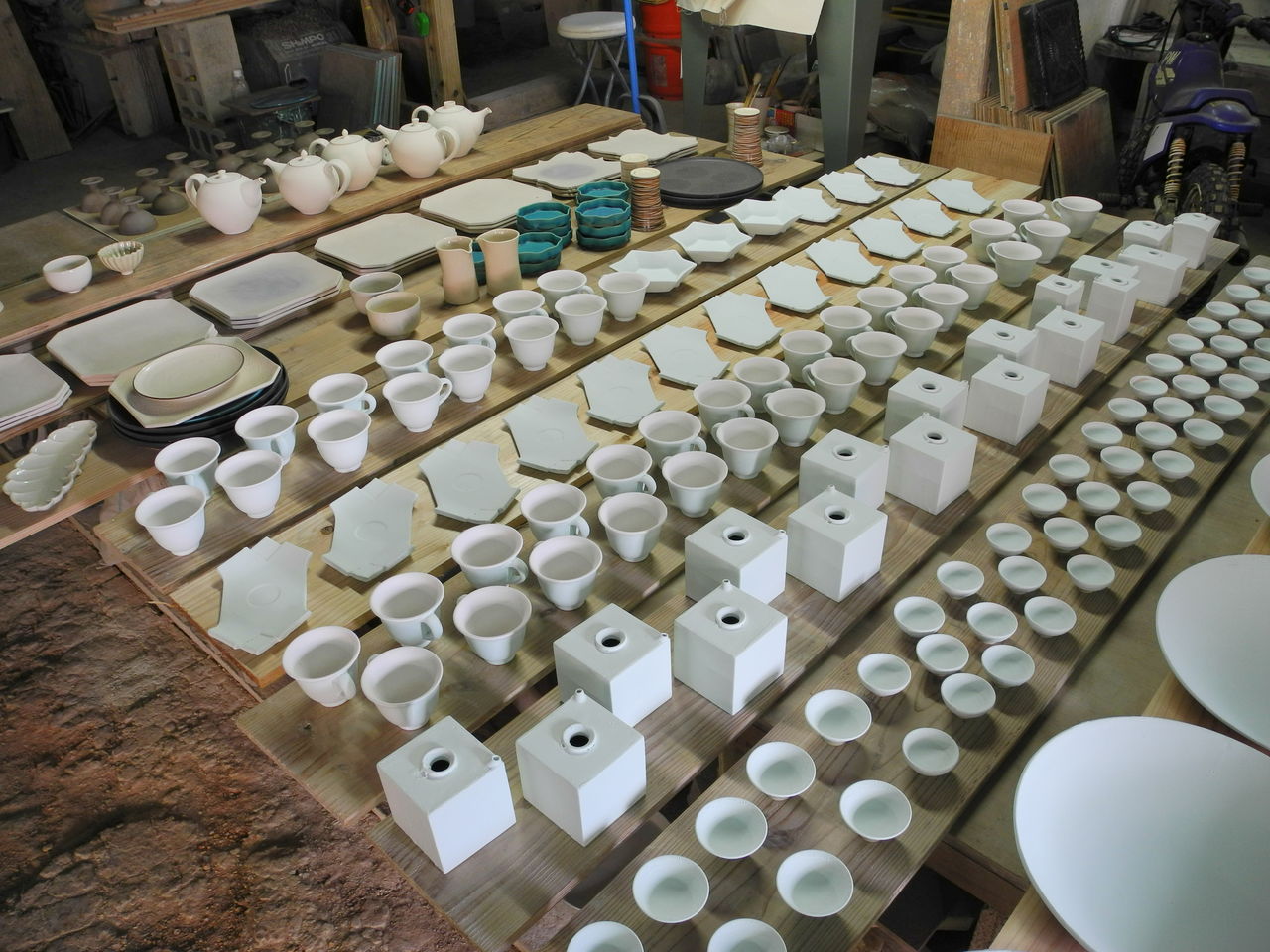 夏の島旅2012 やちむんの里、憧れの「大嶺工房」へ : sawa's TABLE