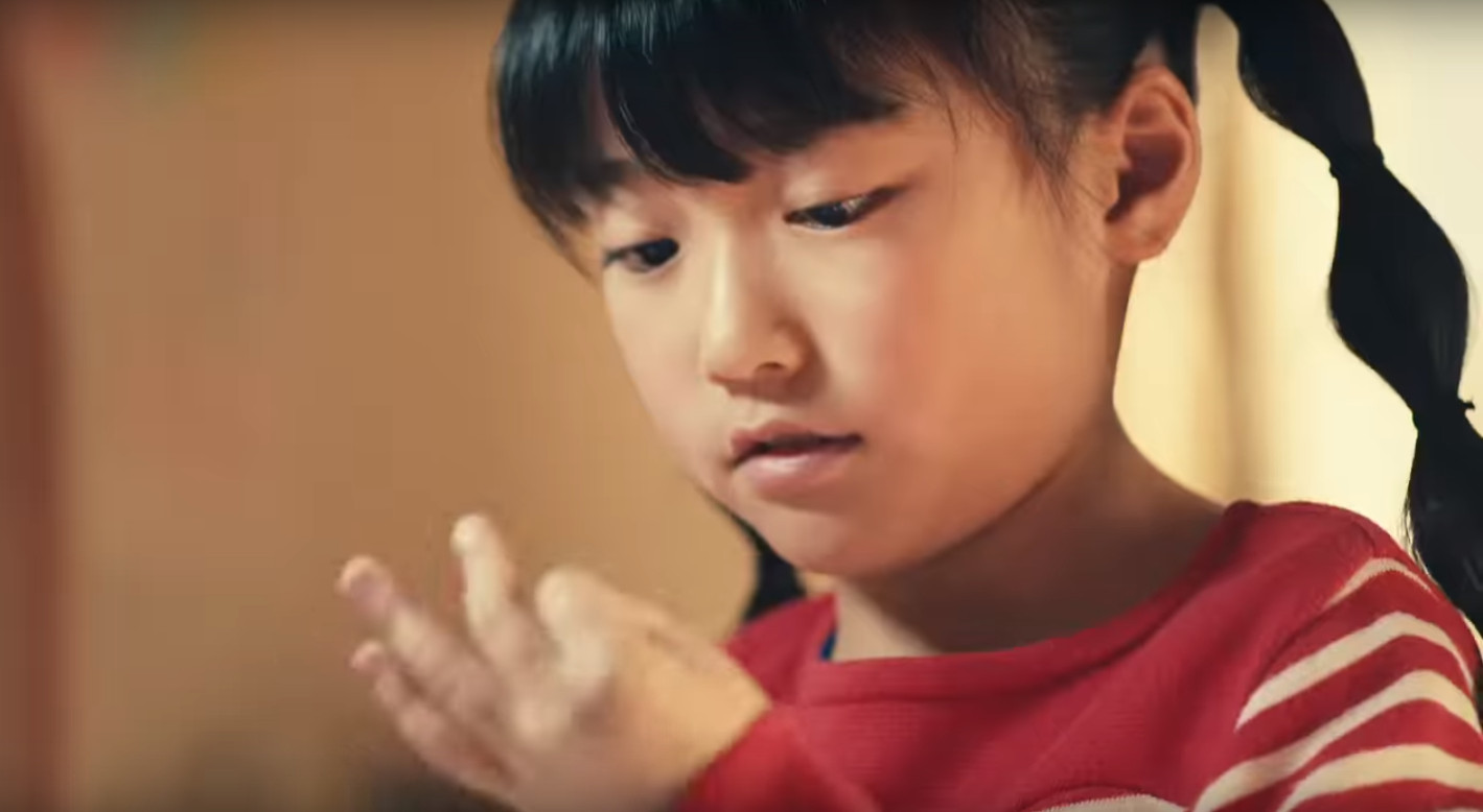 Cm 江崎グリコ ジャイアントカプリコ たいへんよくカプばりました篇 佐藤芽ちゃん 伊藤蘭那ちゃん 深田真弘くん 金子晃翔くん 18年5月 動画あり 子役タレント応援ブログ