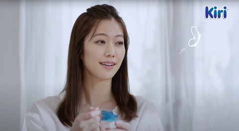 Kiri キリ チーズ＆スティック CM「毎日にシンプルなしあわせを篇」 村田結衣 むらたゆいちゃん 9才・小学4年生 喜多よしかさん ...