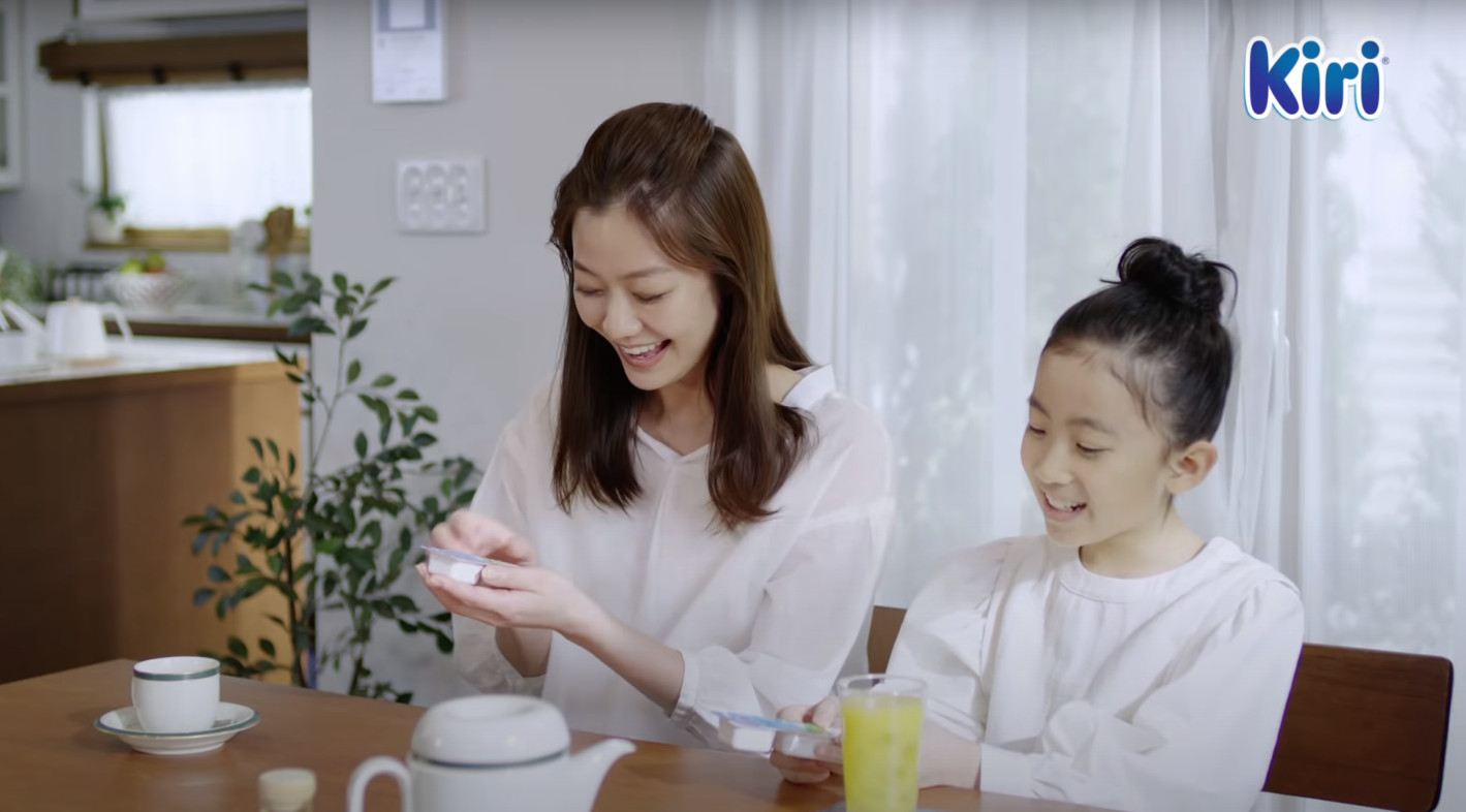 Kiri キリ チーズ スティック Cm 毎日にシンプルなしあわせを篇 村田結衣 むらたゆいちゃん 9才 小学4年生 喜多よしかさん 年5月 子役タレント応援ブログ