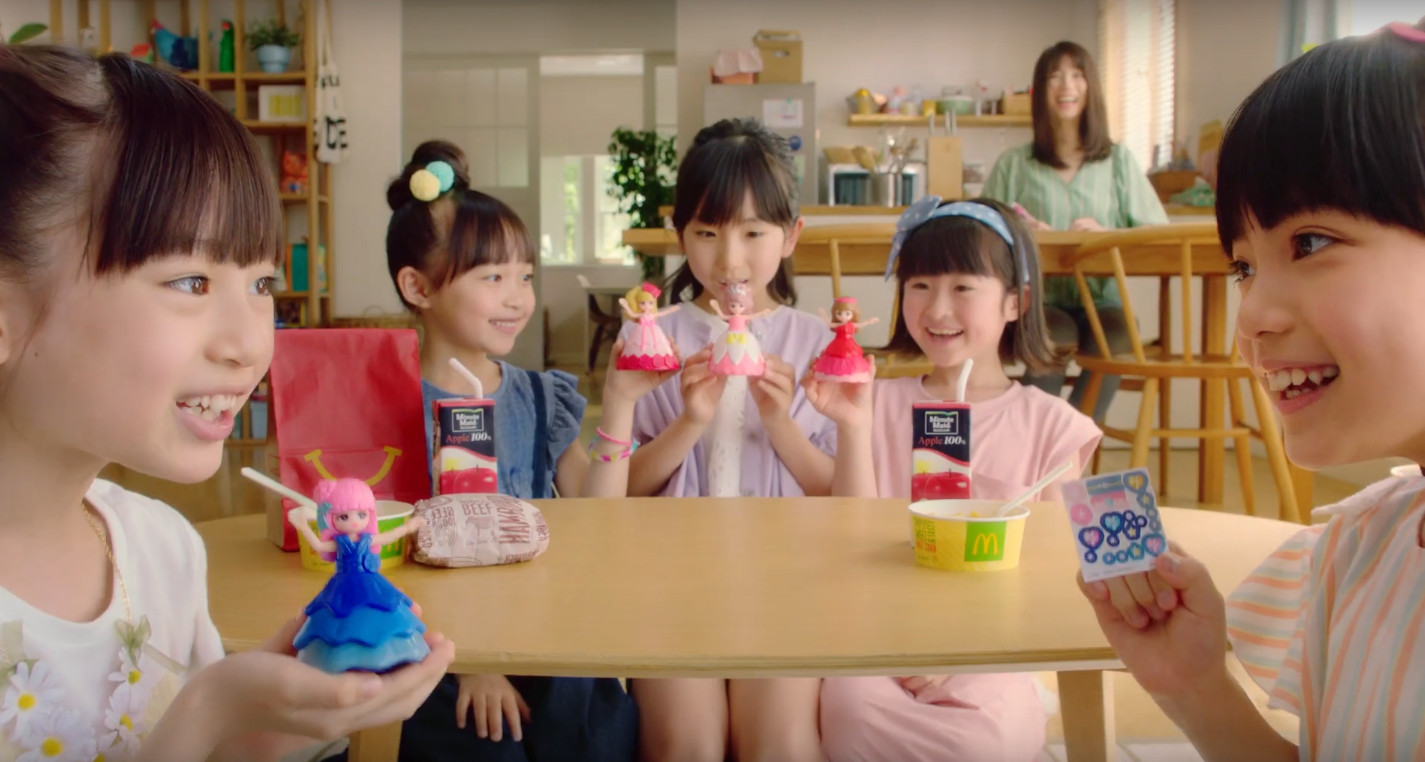マクドナルド ハッピーセット Cm りかちゃん ファッションショー 篇 飯尾夢奏ちゃん 鈴木夢奈ちゃん 小峰碧月ちゃん 笹川椛音ちゃん 八木絆愛ちゃん 19年8月 子役タレント応援ブログ