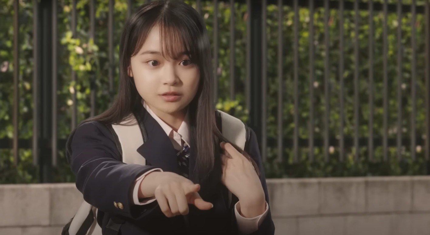 堀田真由2020年カレンダー、サイン付き 新品! 直筆サイン入り堀田真由