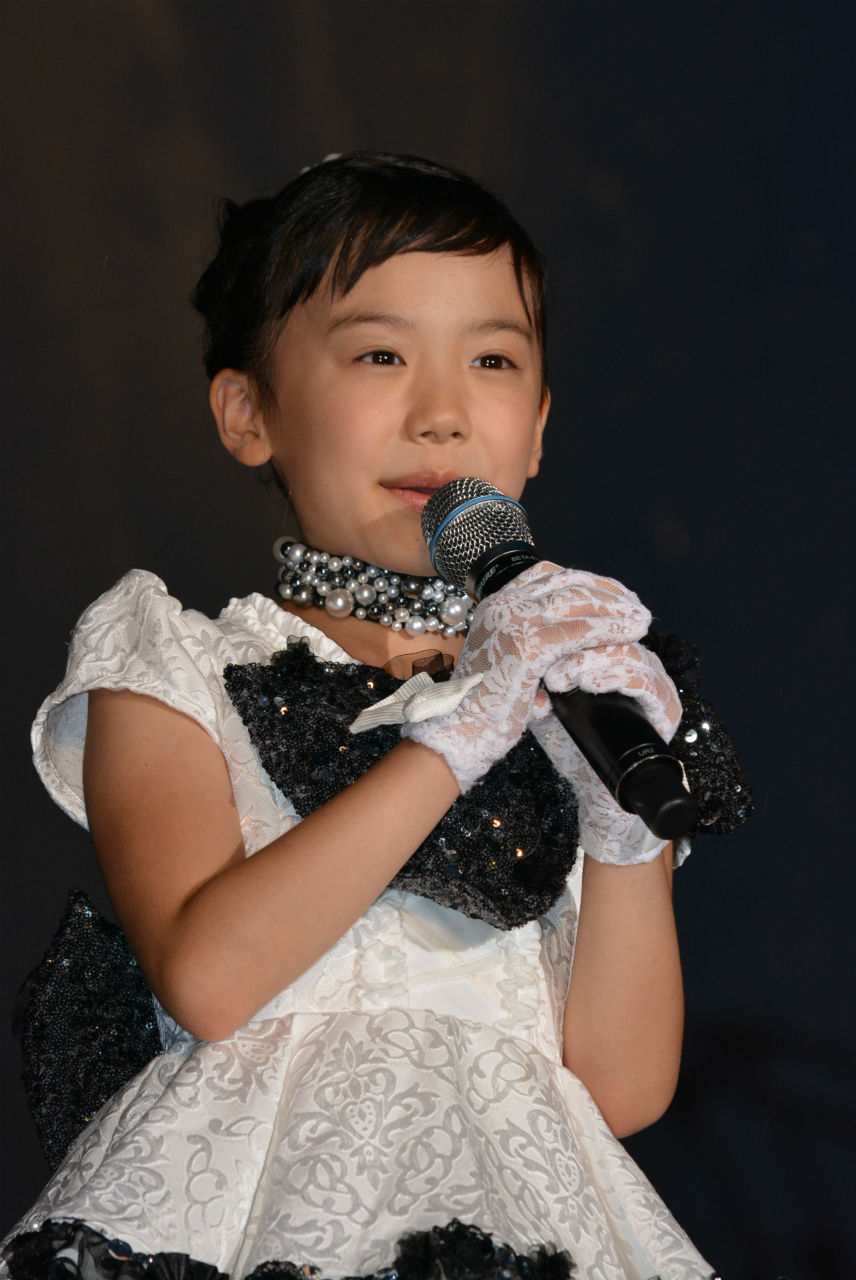 芦田愛菜あしだまなちゃん ９才 映画 パシフィック リム ジャパンプレミア デルトロ監督 菊地凛子さんも絶賛 動画あり 子役タレント応援ブログ