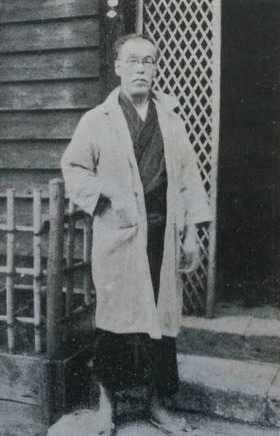 戦時アトリエ前ピン