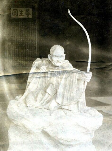 櫻】彫刻家巨匠 平櫛田中拝刀 木造木彫 活人箭之像 30㎝ 細密造