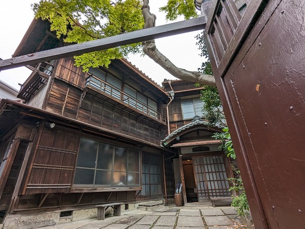 PXL_20240406_030659695