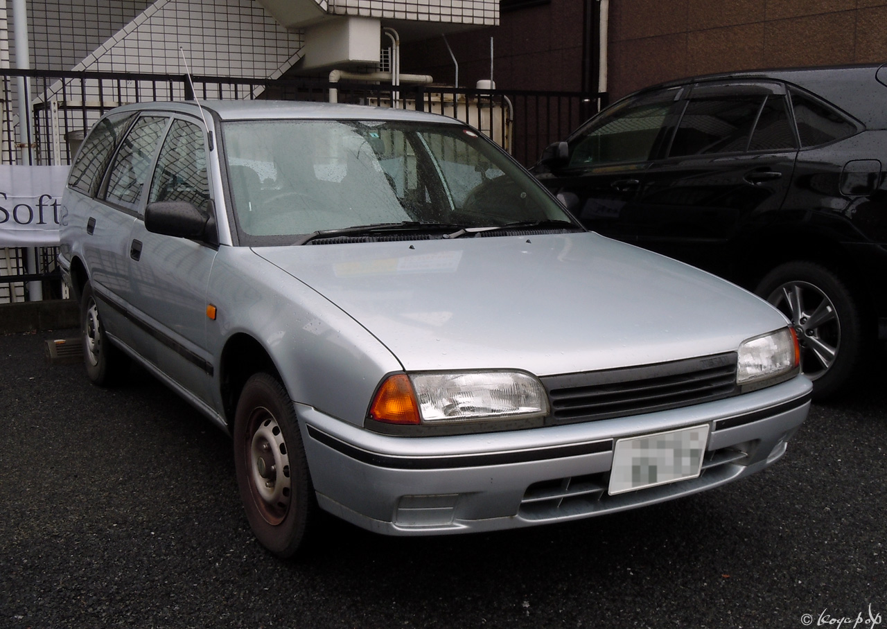 Nissan avenir 1990