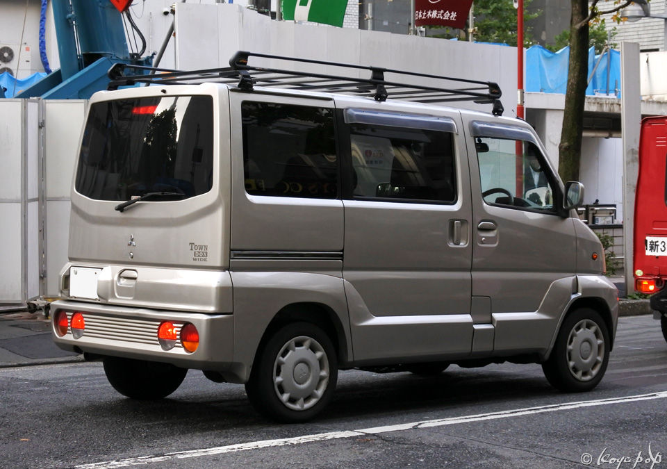 Mitsubishi town box wide