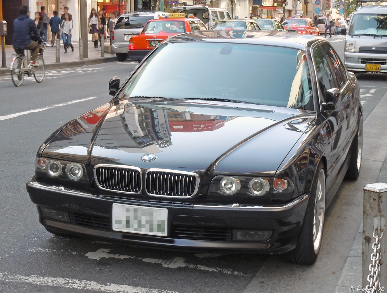 06 bmw 7 111031-535x1280