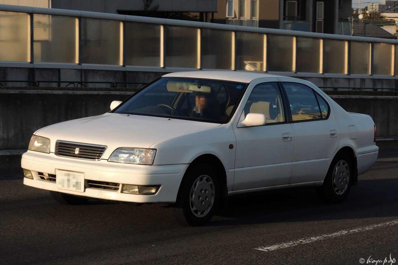 01 toyota vista 121027-593x1280