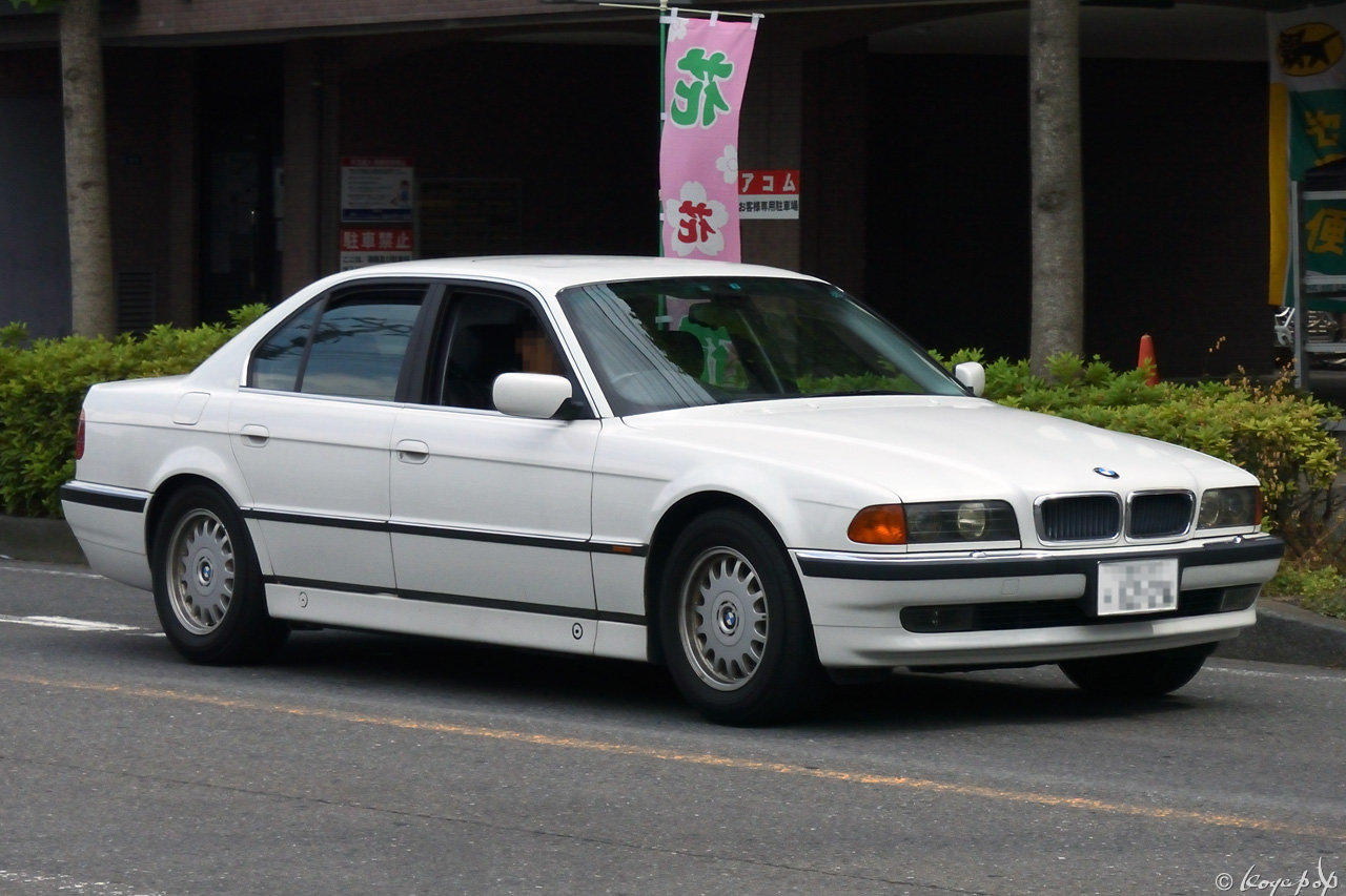 05 bmw 740i 170528R-044x1280