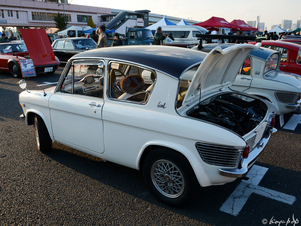 Mazda Carol 360 1962- 4気筒のアルミエンジンを搭載したマツダ キャロル 360 ...