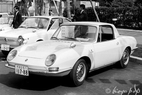 Fiat 850 Spider 1965- 流麗なプロポーションのフィアット 850