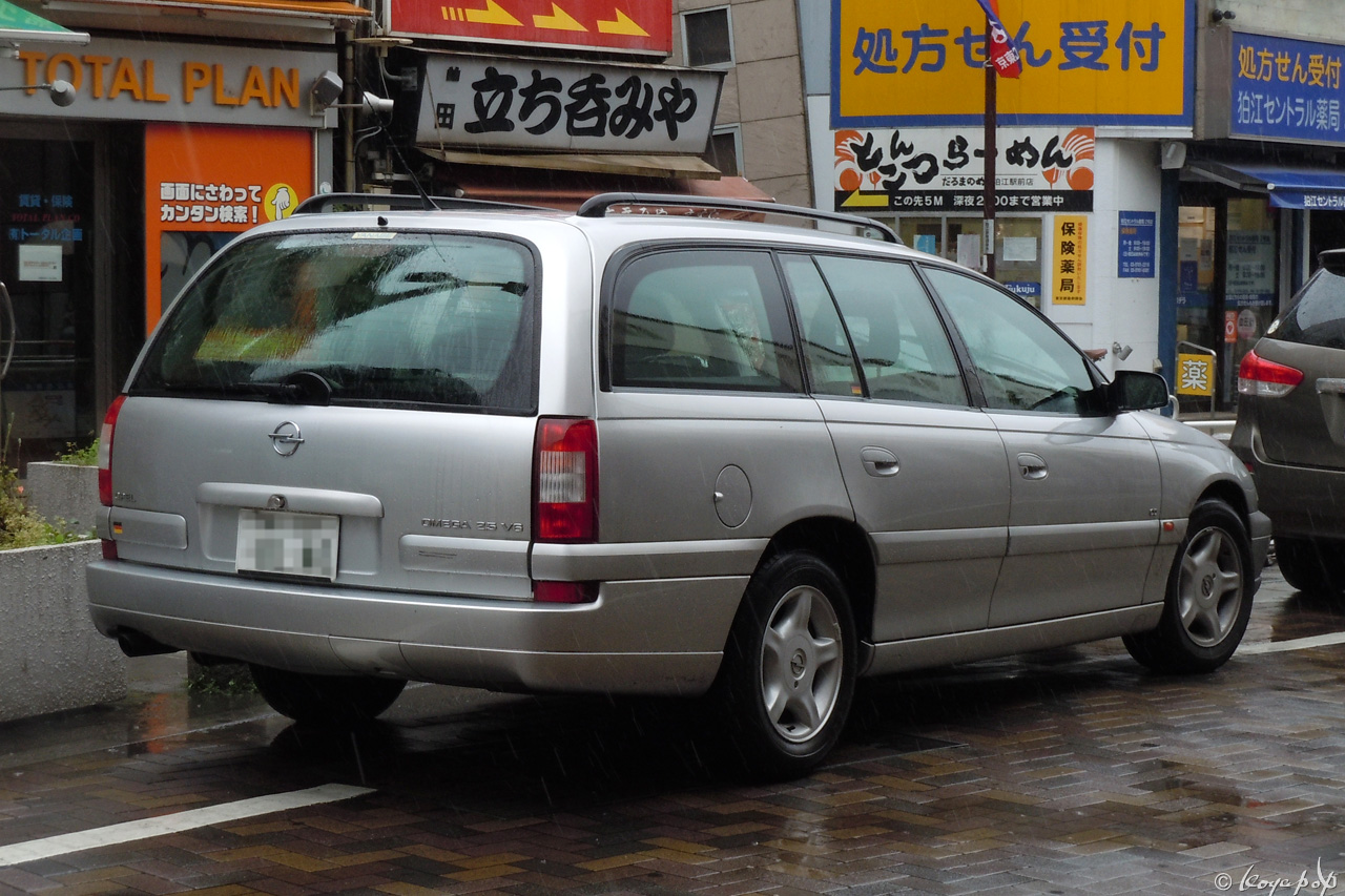 Opel Omega Wagon 1993- 2代目のオペル オメガ ワゴン