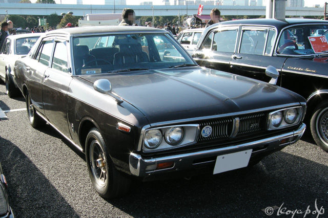 Laurel машина nissan