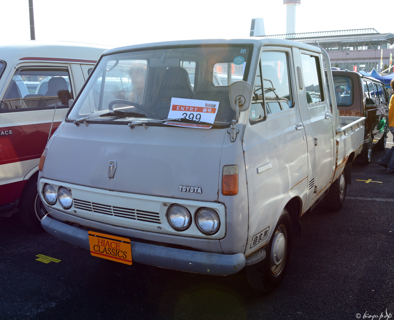 03 toyota hiace 141123R-0468x1280