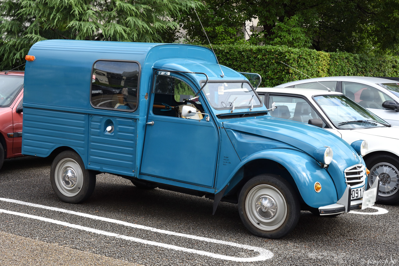 06 citroen 2cv 190923R-045x1280