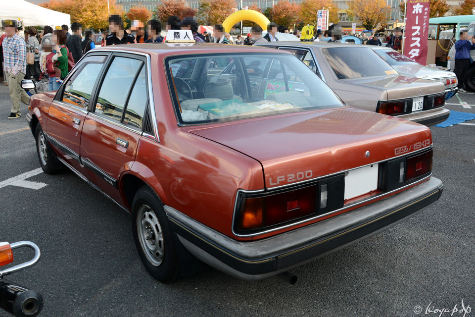 Isuzu aska 2000