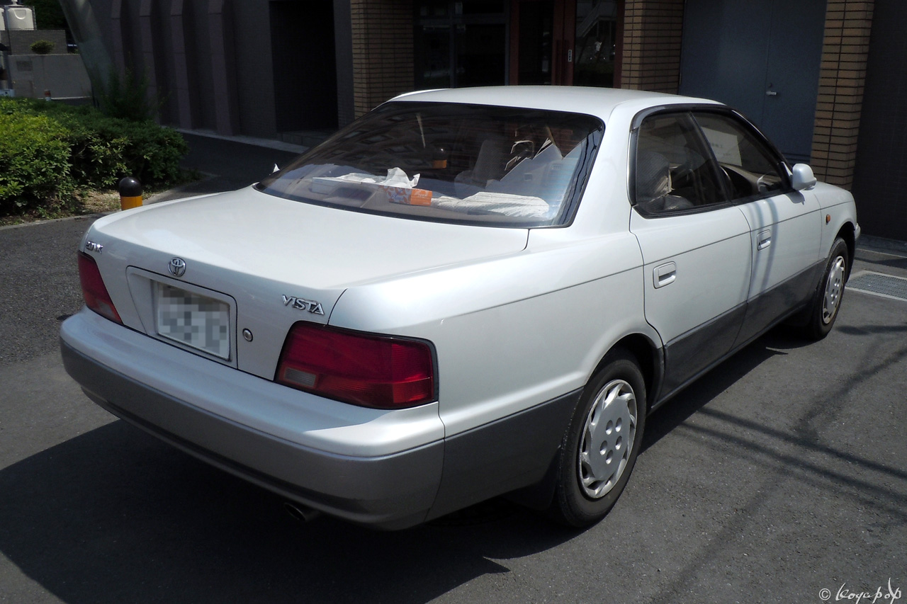 05 toyota vista 110604-518x1280