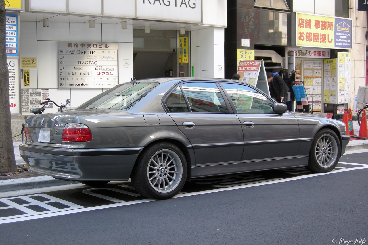08 bmw 740i 081223-518x1280