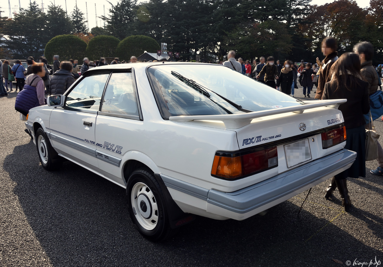 Subaru leone салон