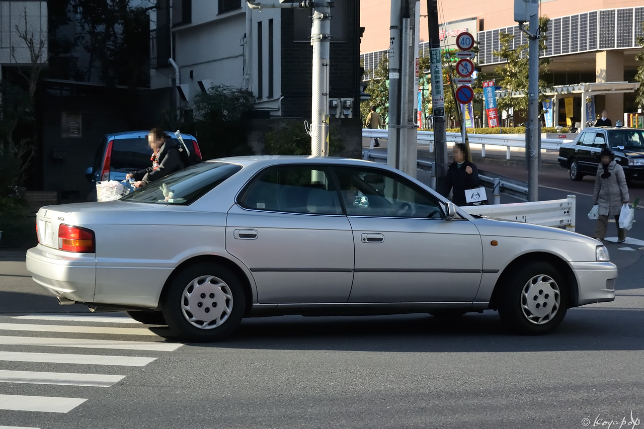 08 toyota vista 150211R-123x1280