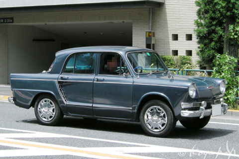 NEWモデル Hino コラムシフトを採用した日野 1961- 900 Contessa ミニカー
