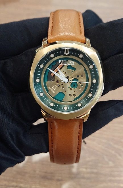 レアモデル・スイープ運針】BULOVA ACCUTRON II ALPHA（BULOVA 製造 