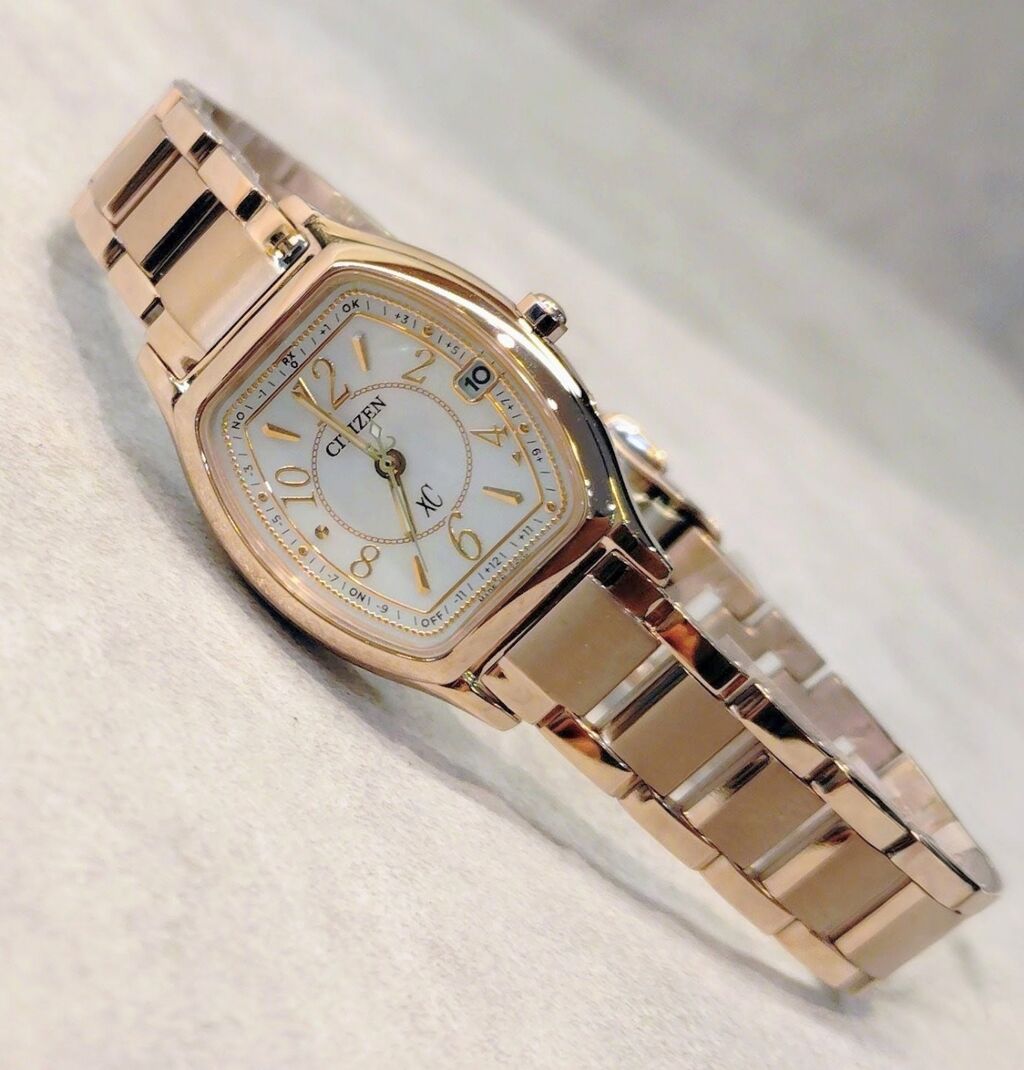 シチズン独自のサクラピンクカラー電波ソーラーモデル！！ : 1950年