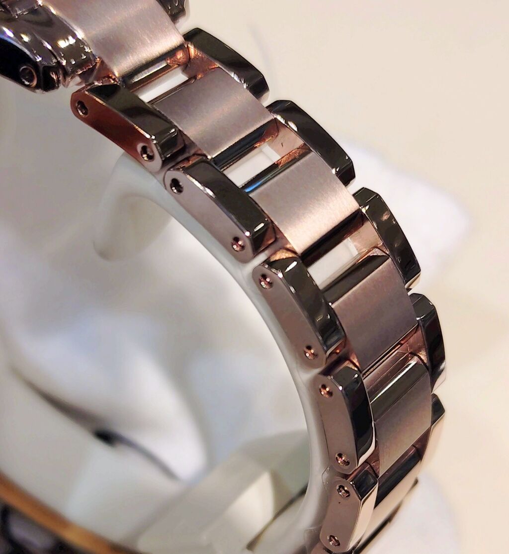 シチズン独自のサクラピンクカラー電波ソーラーモデル！！ : 1950年