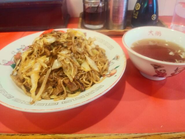 シェアハウスで入居手続き前の中華 俺 シェアハウスの管理人