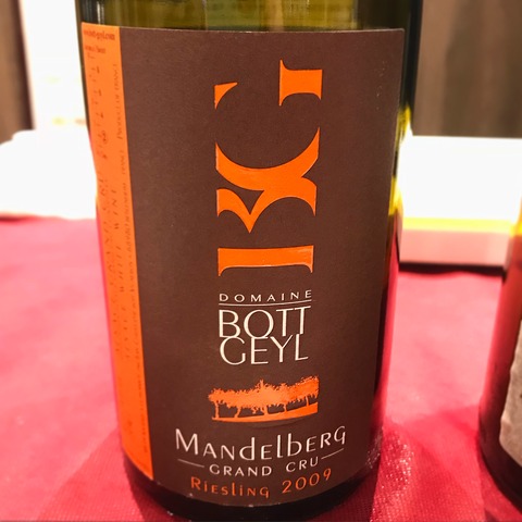 0CE3FDA1-5295-4E8E-B2C4-1B77E4C03451