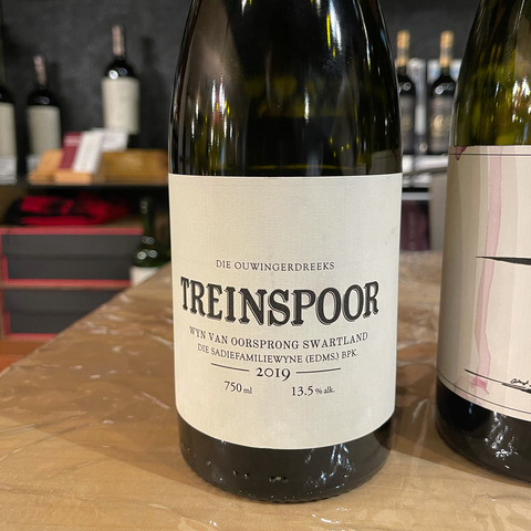 2401DDC8-49BD-4C4D-BC69-43667AF54B56