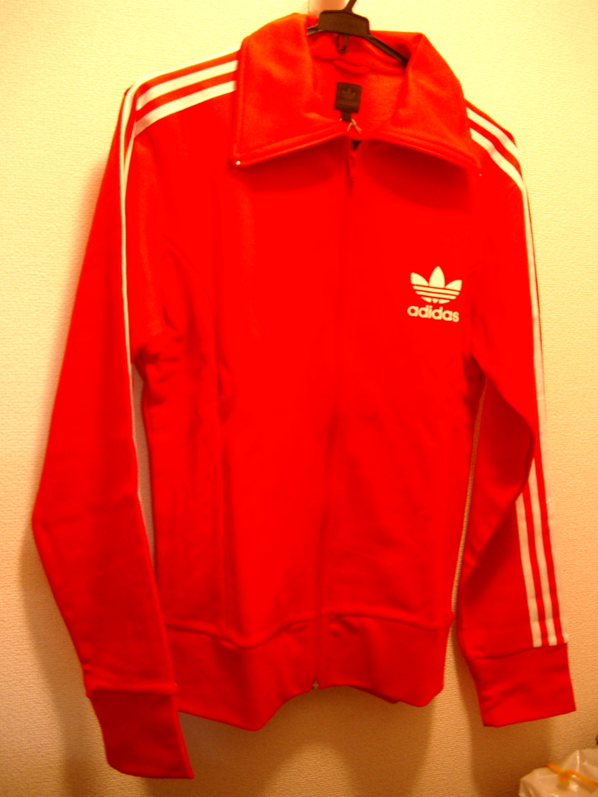シリング 水を飲む 過半数 Adidas 赤 ジャージ Kikuyae Jp