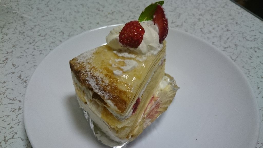 ルセット マリナ 苺のミルクレープ かえる通信 山口 静岡食べ歩き日誌