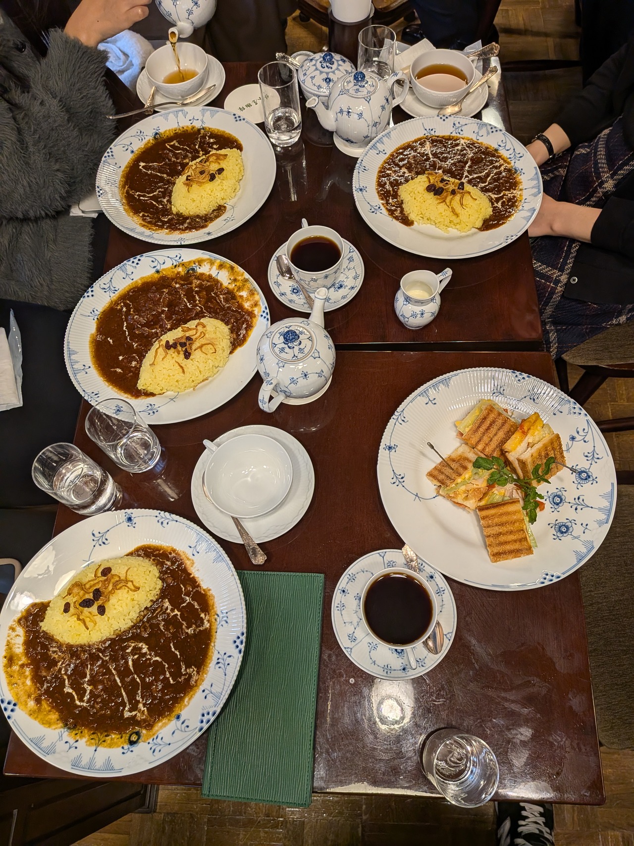 PXL_20251129_052016830