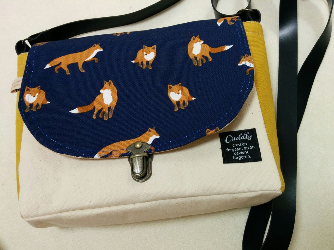 ミンネで購入した可愛い狐のショルダーバッグ。セリアでの購入品♡マステ、シール : 黒田のブログもどき。