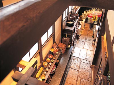 37 京都人の知恵が息づく 京都の町家 泊まれる町家も多くでき まさに京都の暮らしを体験できる 京都観光文化短期大学 37 京都人の知恵が息づく 京都の町家 泊まれる町家も多くでき まさに京都の暮らしを体験できる 京都観光文化短期大学