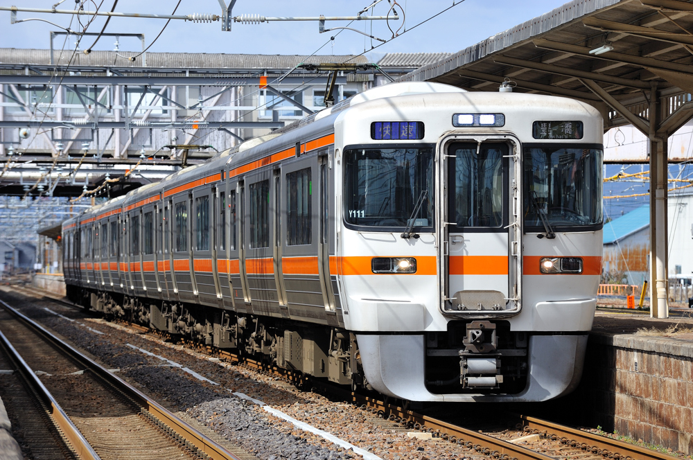 『駅』のある風景 『君住む街へ。』6.東京23時30分発の東海道本線夜行であった『大垣夜行』の終着駅。西村京太郎『大垣行345Mの殺意』とつかこうへい『青春かけおち編』に、この大垣夜行が登場 『駅』のある風景 『君住む街へ。』6.東京23時30分発の東海道本線夜行であった『大垣夜行』の終着駅。西村京太郎『大垣行345Mの殺意』とつかこうへい『青春かけおち編』に、この大垣夜行が登場
