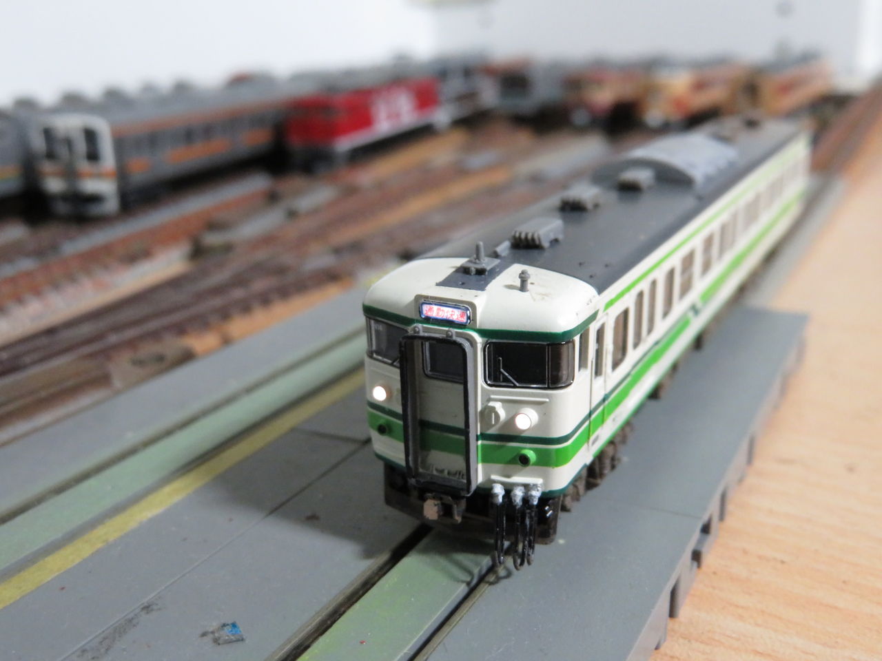 Tomix 115系1000番台新潟色S編成入線！ほか : ヒ車体置き場