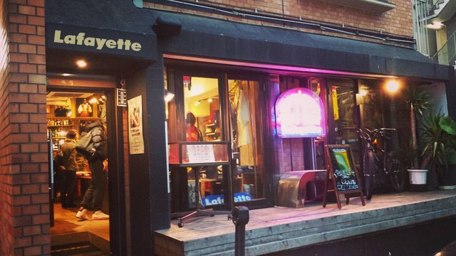 12657358_897563360363995_5339575729657653777_o