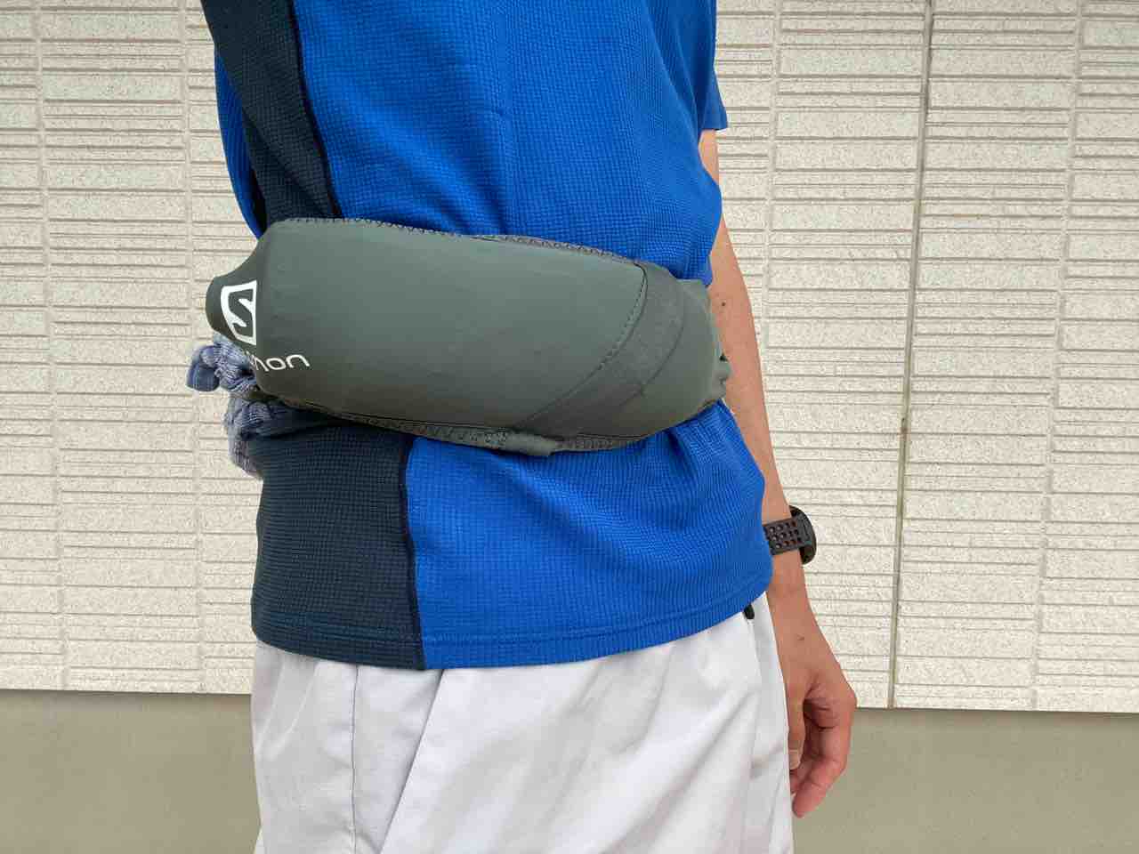 伸縮自在でフィット感抜群のランニングポーチ 絶対にマネをしてはいけない山歩き 伸縮自在でフィット感抜群のランニングポーチ 絶対にマネをしてはいけない山歩き