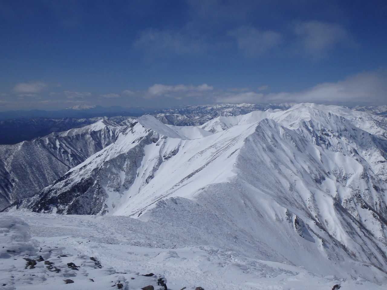 残雪期の谷川岳天神尾根を公共交通利用で行く 絶対にマネをしてはいけない山歩き