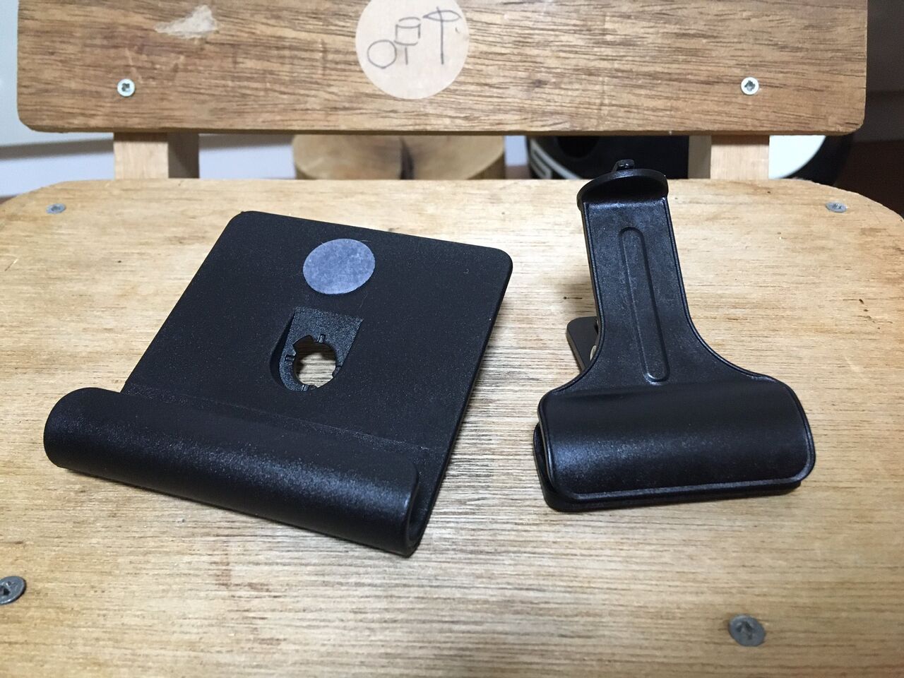 100均グッズ スマホ用スタンドクリップ たいこもちブログ