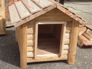 2 オリジナルで個性的な犬小屋 手作りのオリジナルな犬小屋製作販売中