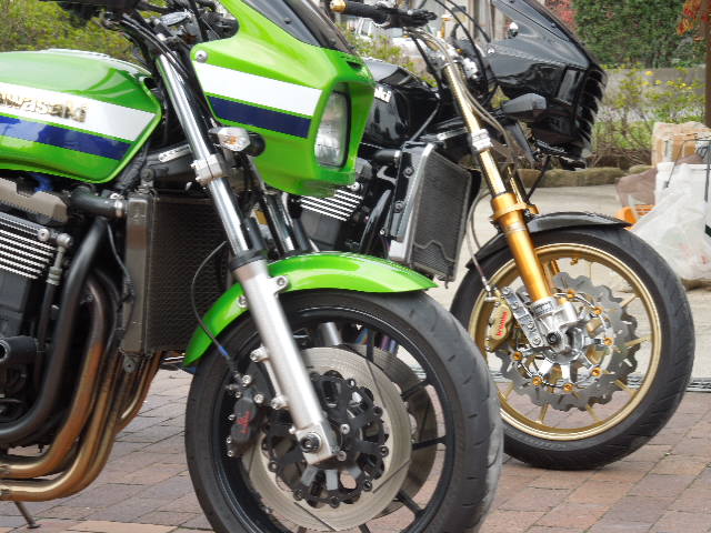 ZRX1200Rフレームマウントカウルスティの製作 : ケイスタイル