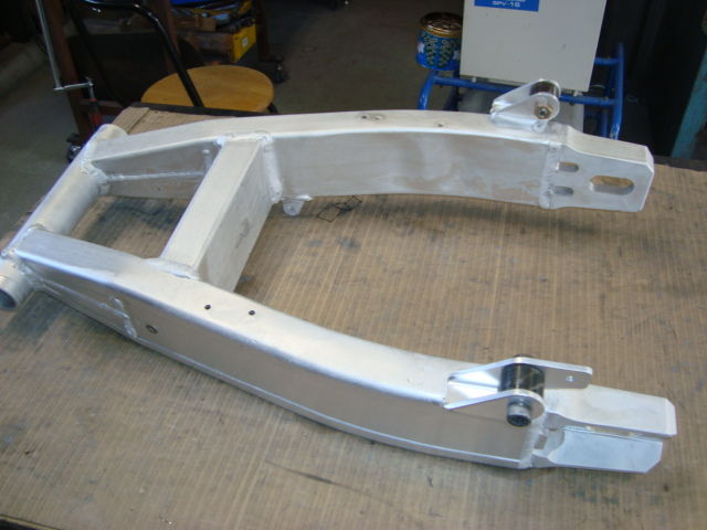 日本製 ゼファー750/400 ZEPHYR400 ZRX400 ZXR400 ZZR400 Z750 ZR-7 GPZ900R サンスターKC301H　新品左右セット ゼファー４００、ＺＲＸ、ゼファー７５０、ゼファー１１００