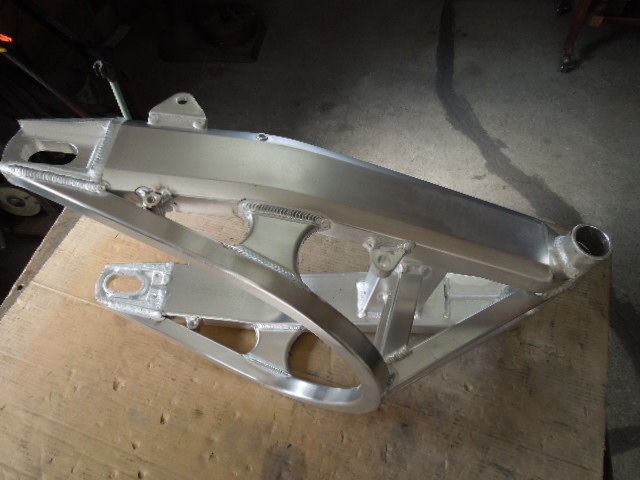 人気商品!! GSX1400スイングアーム(純正) - 通販 - anubanssk.ac.th
