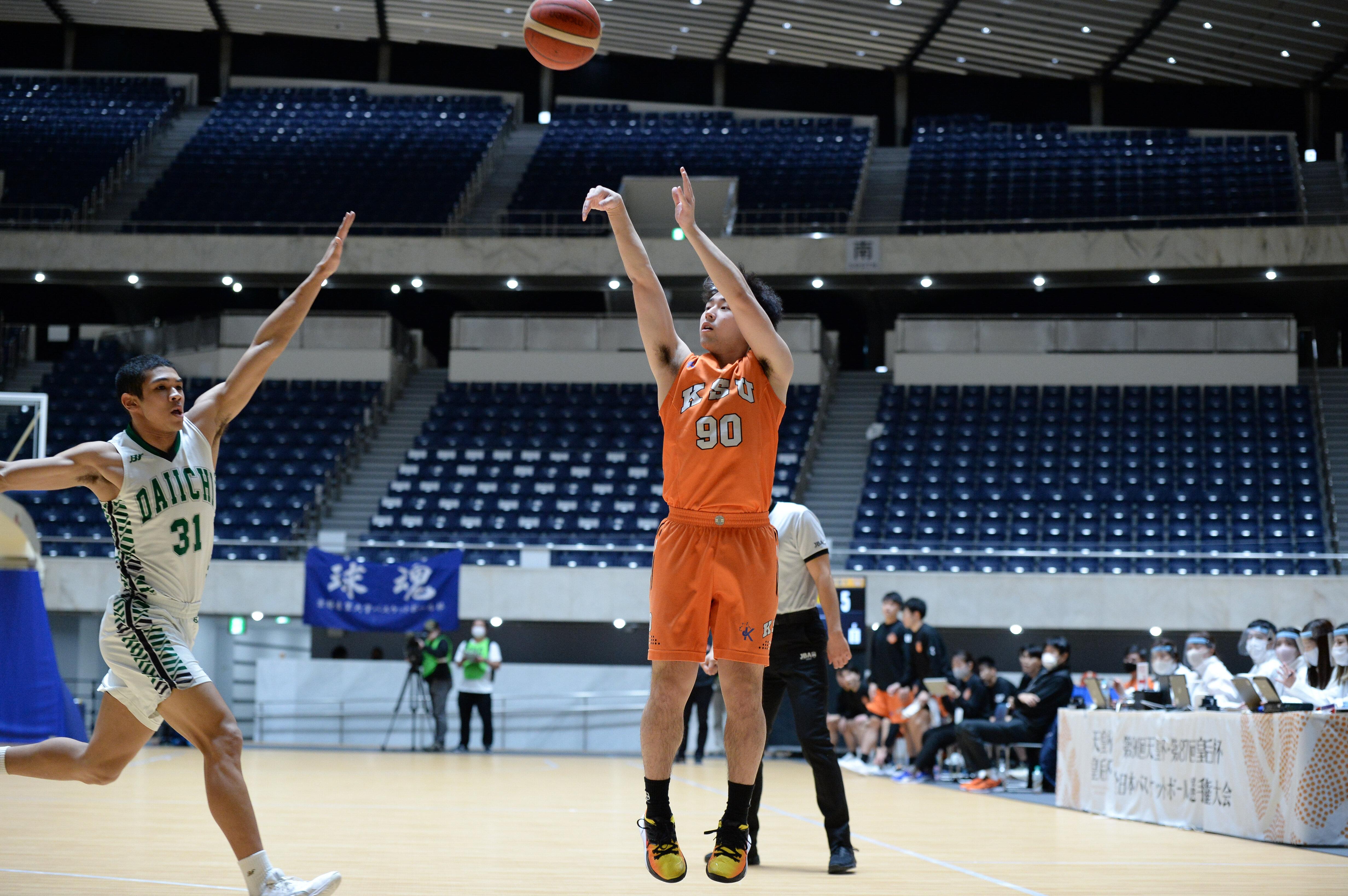 バスケットボール部男子 天皇杯 強豪高校との闘いは悔しい結果に 京産大アスレチック バスケットボール部男子 天皇杯 強豪高校との闘いは悔しい結果に 京産大アスレチック